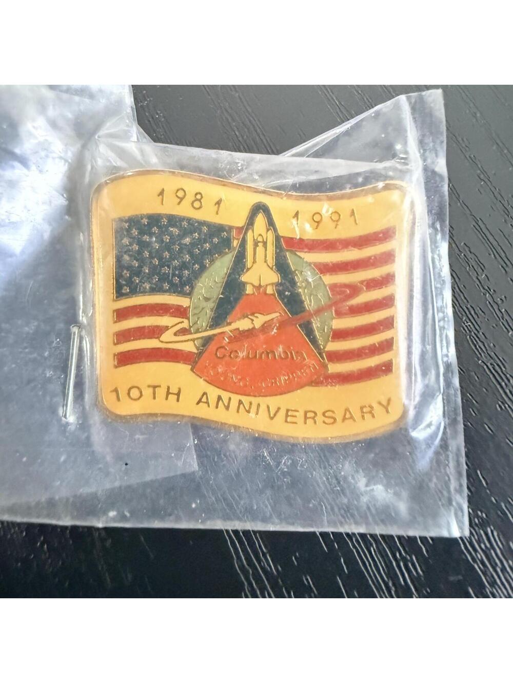 Vtg NASA 1991 Columbia Space Shuttle 10 Th Anniversary Gold Tone Lapel Pin